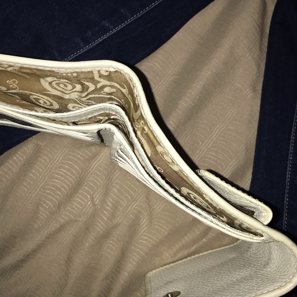 Brighton Handbag - Picture 11 of 15